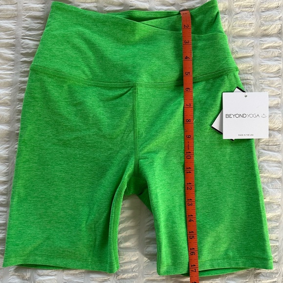 Beyond Yoga Spacedye ‘At Your Leisure’ High Waisted Biker Shorts Sz Small - Picture 3 of 6